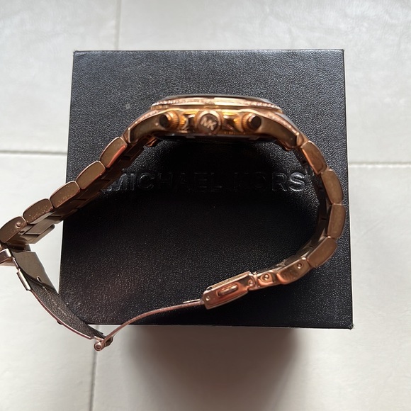 Michael Kors Rose Gold Watch - Picture 10 of 12